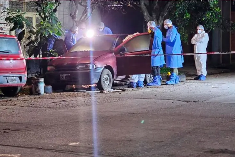 Tucumán: encontraron a mujer asesinada en un auto incendiado e investigan el femicidio