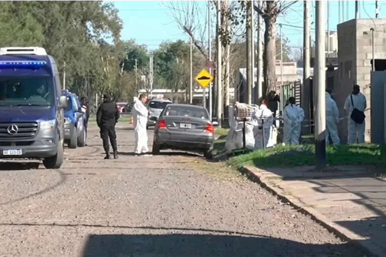 Hallaron muertos a un hombre y sus dos hijos de 4 y 10 años en comuna santafesina: las hipótesis que se analizan