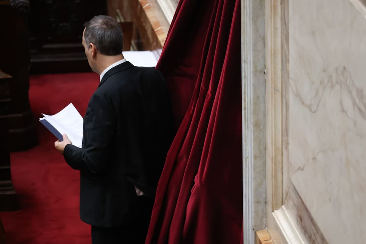 Una discusión crucial. El Gobierno apela a un debate reglamentario para poder blindar a Adorni en el Senado