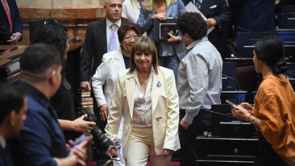 El futuro de Manuel Adorni se juega en el Senado y depende de Patricia Bullrich