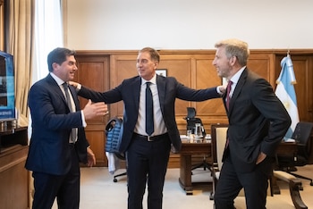 La posible implementación de las colectoras en 2027 genera rechazo en la oposición y dudas entre los aliados