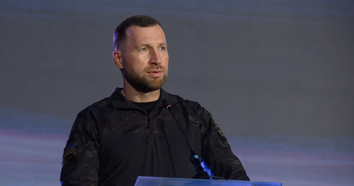 Zelensky propuso al general Yevheni Jmara como nuevo ministro de Defensa y pidió su ratificación al ParlamentoMykhailo Fedorov presentó hoy su renuncia y, en una carta pública, destacó los avances en tecnología y producción de drones durante su gestión