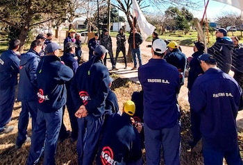 La justicia laboral dictó un fallo favorable a una pyme que sufrió un bloqueo sindical y despidió 35 empleados