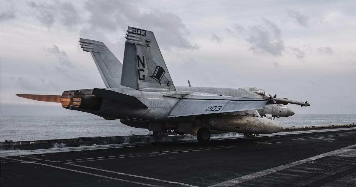 Estados Unidos bombardeó nuevas posiciones militares iraníes y negó que Teherán controle el estrecho de OrmuzEl Pentágono aseguró que la ofensiva busca reducir la capacidad del régimen de los ayatollahs para amenazar la navegación comercial