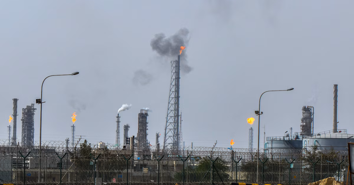 Guerra en Medio Oriente EN VIVO | Irán atacó una segunda central eléctrica y una planta desalinizadora de agua en KuwaitEl Ministerio de Electricidad, Agua y Energías Renovables kuwatí reportó un incendio en uno de los componentes de la central de tratamiento de agua y energía tras la última oleada de ataques iraníes