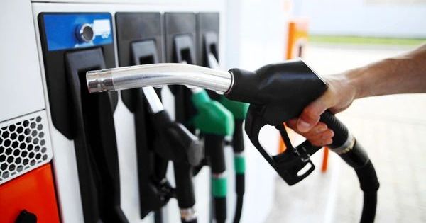 El peor semestre en cinco años La venta de combustibles cayó en junio por quinto mes consecutivo