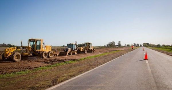 Privatización El Gobierno licita 3.900 km de rutas para tapar baches y cortar el pasto