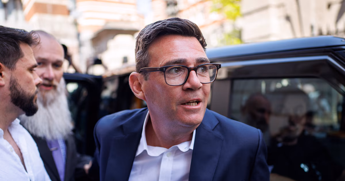La contienda por el liderazgo del Partido Laborista acerca a Burnham al cargo de primer ministro del Reino UnidoEl británico de 56 años es por ahora el único diputado que comunicó públicamente su intención de competir, mientras se espera que otros nombres intenten sumar los avales exigidos para entrar en la lucha por el poder