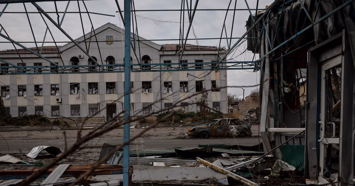 Rusia aseguró que las fuerzas del Kremlin tomaron la localodad de Kostiantínivka en el este de UcraniaEl portavoz Dmitri Peskov sostuvo que la plaza fue ocupada por completo tras combates iniciados en octubre de 2025, y que el avance deja a las tropas a nueve kilómetros de Zaporiyia