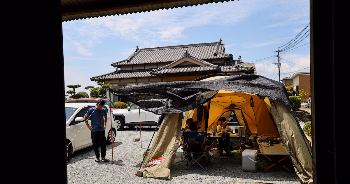Dos hogares, diferentes traumas: el terremoto de Japón deja cicatrices visibles e invisiblesEl terremoto de magnitud 7,1 del martes se cobró al menos 25 vidas, pero para miles de supervivientes, especialmente para aquellos que viven cerca del epicentro en lugares como Yatsushiro, las secuelas psicológicas y económicas perdurarán mucho después del desastre inicial