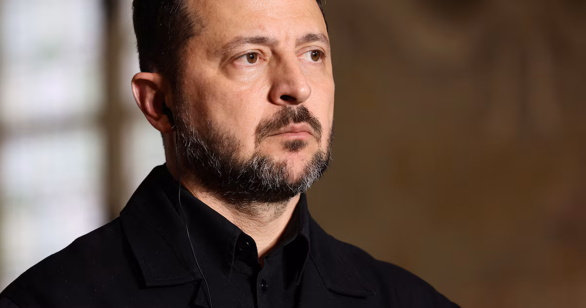 Zelensky propuso al jefe de la energética estatal Naftogaz como nuevo primer ministro de UcraniaEl presidente designa a Serguéi Koretsky para liderar el gobierno que deberá garantizar el suministro energético durante el próximo invierno, mientras el futuro del ministro de Defensa, Fedorov, queda pendiente de resolución en un momento en que la ofensiva de drones ucranianos gana terreno