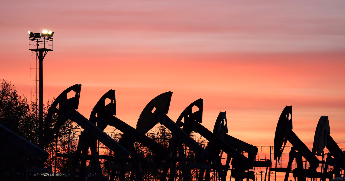 Guerra en Medio Oriente: el precio del petróleo sube más de 4% tras los nuevos ataques cruzados entre Estados Unidos e IránEl barril de WTI, referencia del mercado estadounidense, avanzó un 4,1% hasta los 82,52 dólares, mientras que el Brent, referencia internacional, subió un 4,19% hasta los 87,61 dólares. El repunte se produjo después de varios días de bajas marcados por la pausa en los enfrentamientos en la región