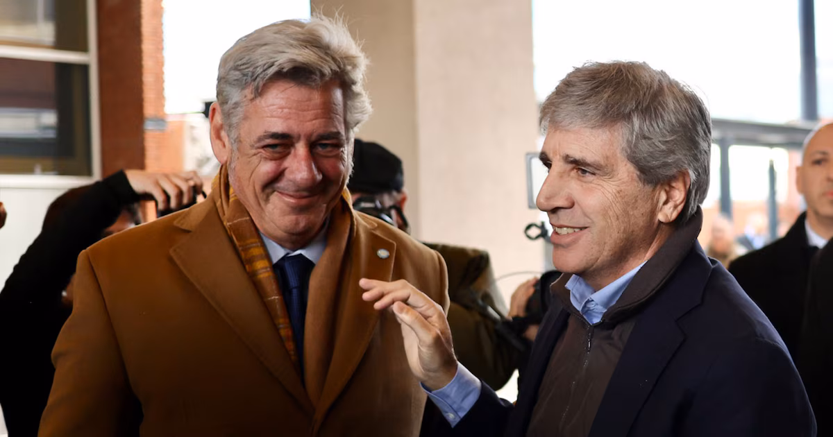 Caputo visitó La Rural y desactivó expectativas de nuevas bajas de retenciones: “Los anuncios ya se hicieron”