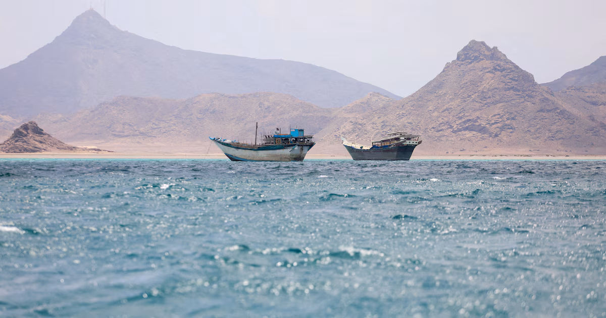 La crisis en Ormuz y Bab el-Mandeb pone en jaque al comercio mundial y dispara la incertidumbre energéticaLos ataques a buques en dos de las rutas marítimas más estratégicas del mundo elevaron el riesgo para el transporte de energía y profundizaron la preocupación por el impacto económico internacional