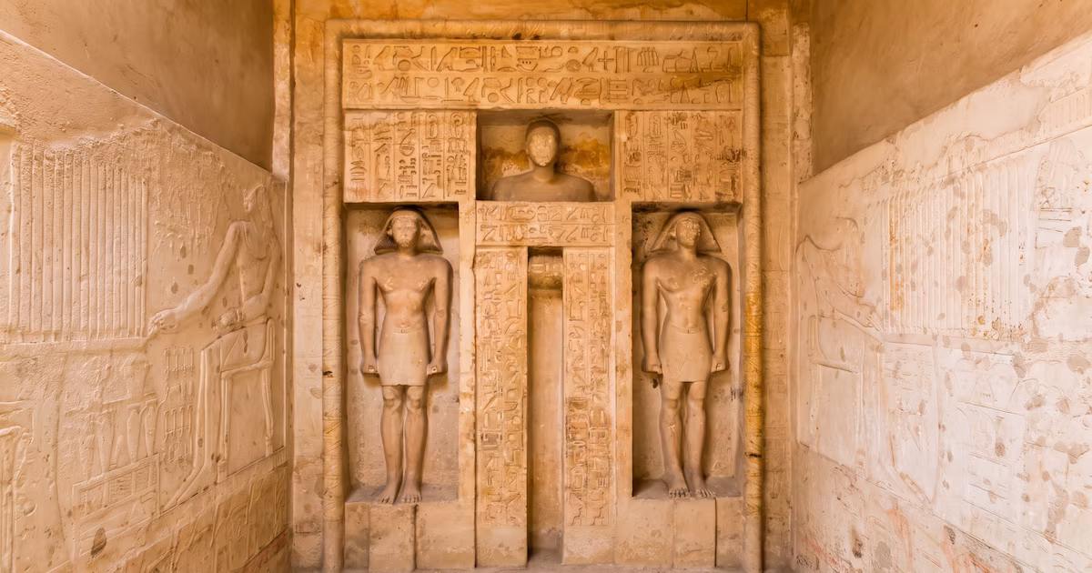 Descubren sepulcros en Saqqara que revelan secretos de la élite egipcia hace 3.300 añosNuevas excavaciones en la necrópolis de Menfis aportan detalles inéditos sobre la administración, los vínculos familiares y las conexiones internacionales de altos funcionarios durante el Imperio Nuevo