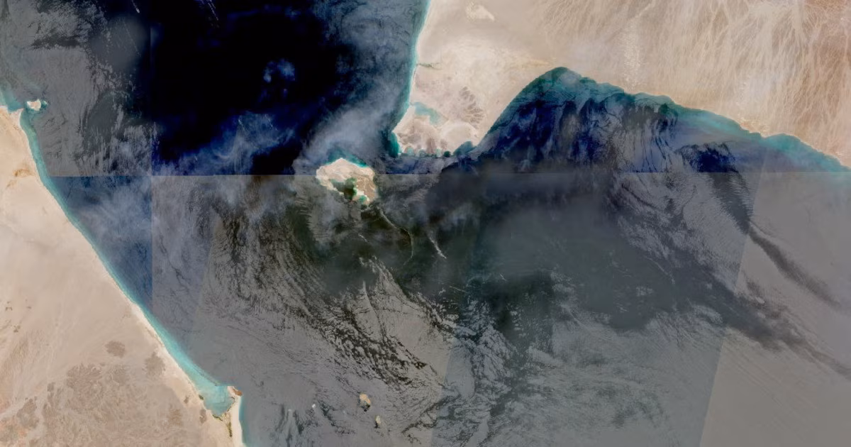 Los hutíes de Yemen declararon un bloqueo naval a Arabia Saudita y abren un nuevo frente en la guerra entre EEUU e IránEl cierre del estrecho de Bab el-Mandeb podría recortar en un 7% el suministro mundial de petróleo, mientras la ONU advirtió que la medida eleva el riesgo de un conflicto regional “aún más amplio”. Kuwait denunció el ataque a una planta desalinizadora por segundo día consecutivo