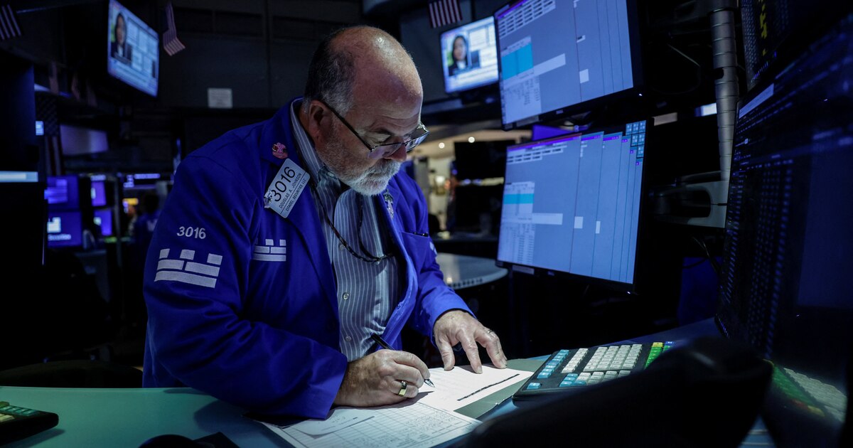 Jornada financiera: las acciones argentinas cayeron hasta 6% en Wall Street, pero los bonos rebotaron y bajó el riesgo país