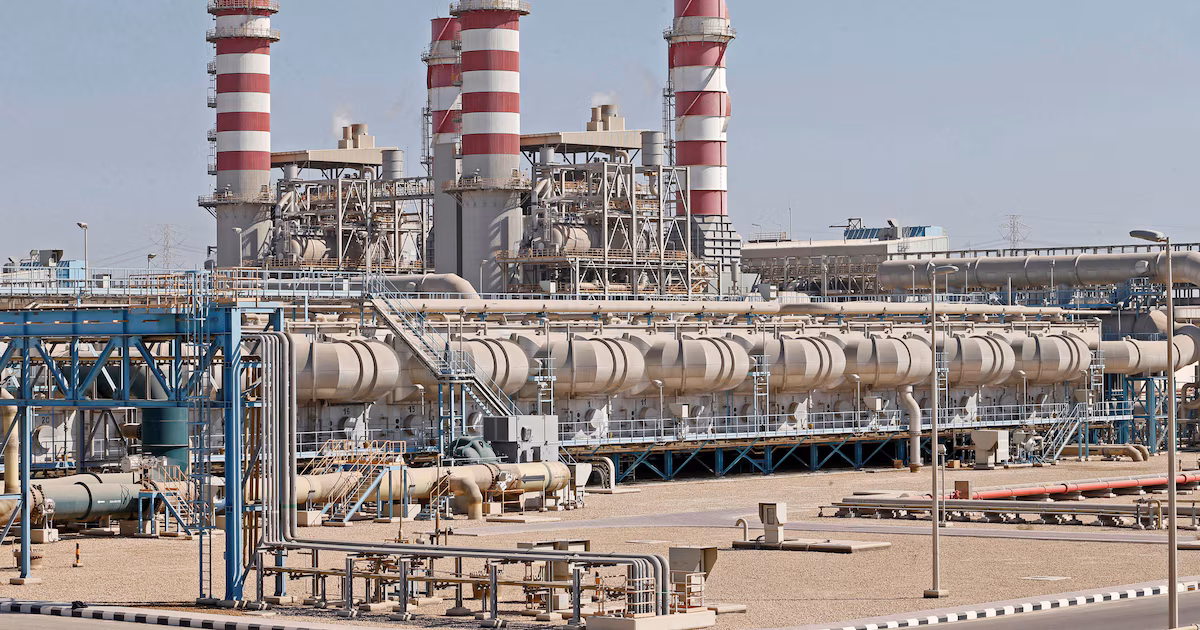 El ataque iraní a Kuwait: por qué destruir una planta de agua puede colapsar una nación enteraLa ofensiva de Teherán sobre infraestructura hídrica expone una amenaza silenciosa en el Golfo Pérsico, donde un misil puede dejar sin suministro potable a millones de personas durante meses
