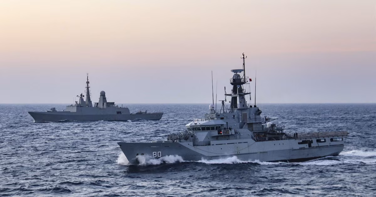 Arabia Saudita encabezará una alianza defensiva para proteger el tráfico marítimo en el mar RojoLa nueva coalición coordinará patrullas, inteligencia y ejercicios en una ruta por donde salen cargamentos de petróleo, después de semanas de ataques hutíes contra buques mercantes e instalaciones energéticas saudíes