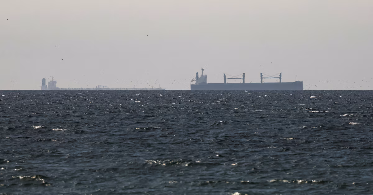 El petróleo cerró al alza por la escalada entre Estados Unidos e IránLa mezcla Brent ganó un 1,3% y terminó en 89,22 dólares, mientras el referencial estadounidense subió un 0,9% hasta 83,23, tras una novena noche de bombardeos y nuevas tensiones marítimas