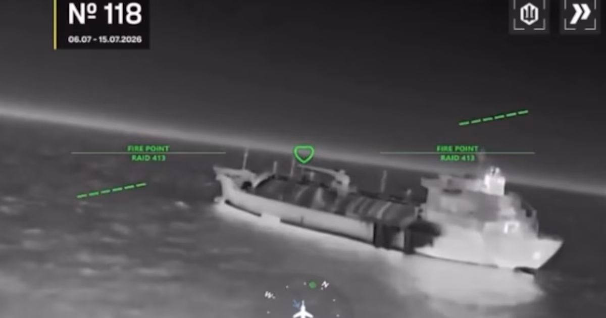 Ucrania atacó a 19 petroleros rusos en el mar de Azov y elevó a 136 los buques alcanzados en la zonaLa ofensiva, ejecutada con drones marinos, apunta contra la flota que usa Putin para sostener el suministro de combustible a Crimea y deteriora la capacidad logística de Moscú en la península anexionada