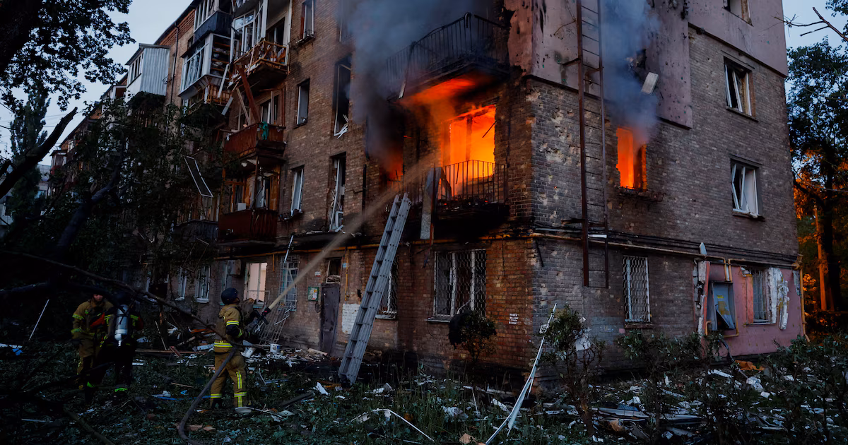 Una nueva oleada de misiles balísticos rusos golpea Kiev: es el tercer ataque a gran escala en menos de una semanaLas explosiones se oyeron en la capital ucraniana antes de que se activaran las sirenas, en el tercer ataque de gran escala en menos de una semana, según periodistas de AFP y Kyiv Independent