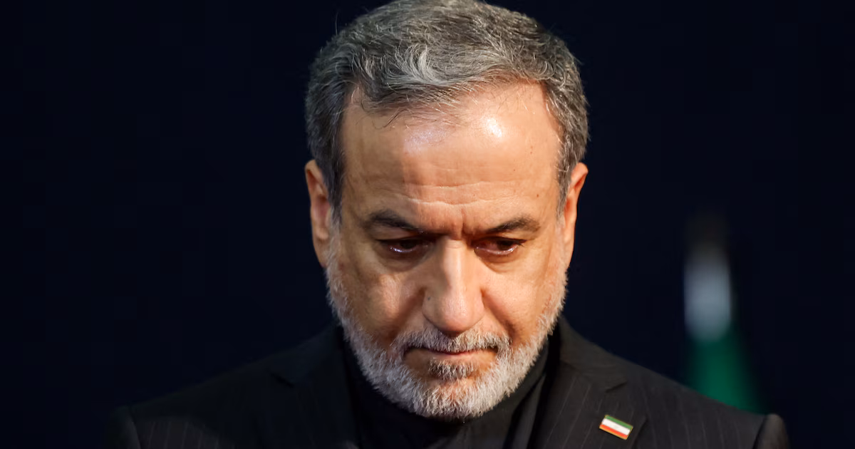 Irán convocó al encargado de negocios de Ucrania por el ataque a un buque mercante en el mar CaspioTeherán denunció la muerte de un marinero y calificó el ataque de “acto de agresión” que viola la Carta de la ONU. Kiev dijo que el navío era utilizado por Rusia para transportar material militar