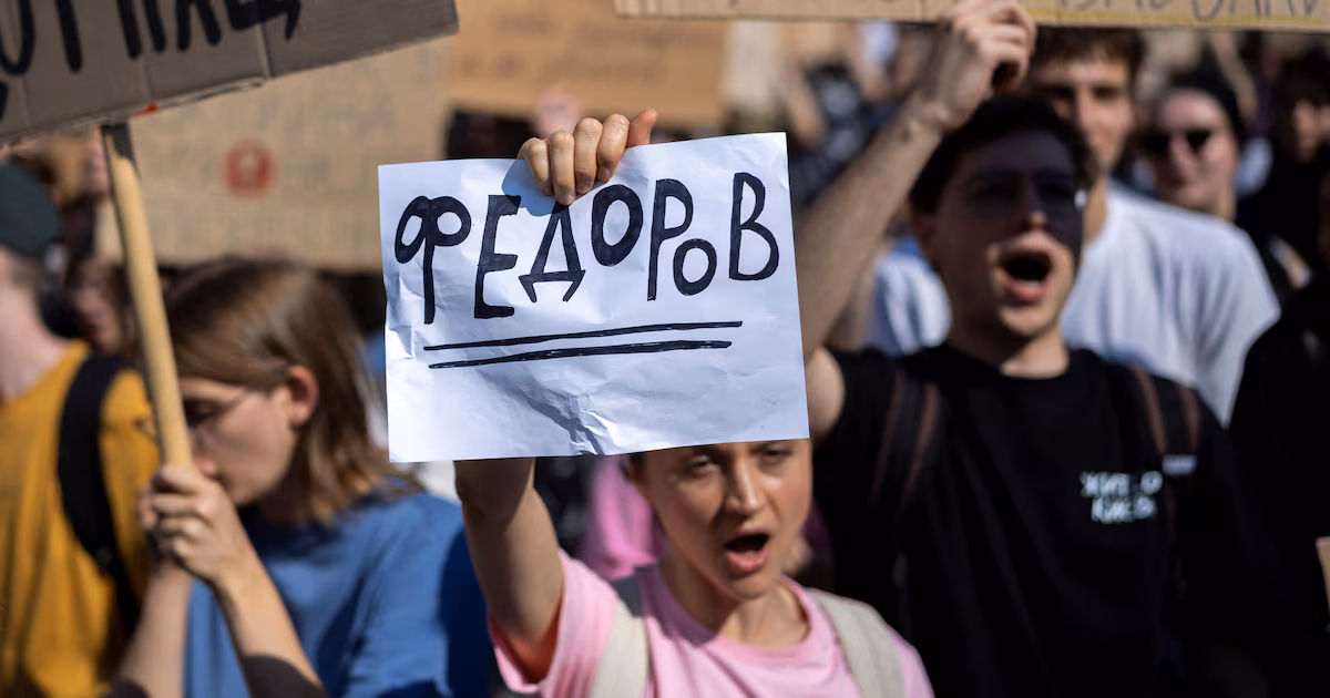 La salida del ministro de Defensa desató protestas en Ucrania y una crisis interna en el EjércitoManifestantes se congregaron en Kiev y otras ciudades para exigir el regreso del popular Mykhailo Fedorov, mientras críticas públicas contra el comandante en jefe Oleksandr Syrsky dejan al descubierto las diferencias en la cúpula militar
