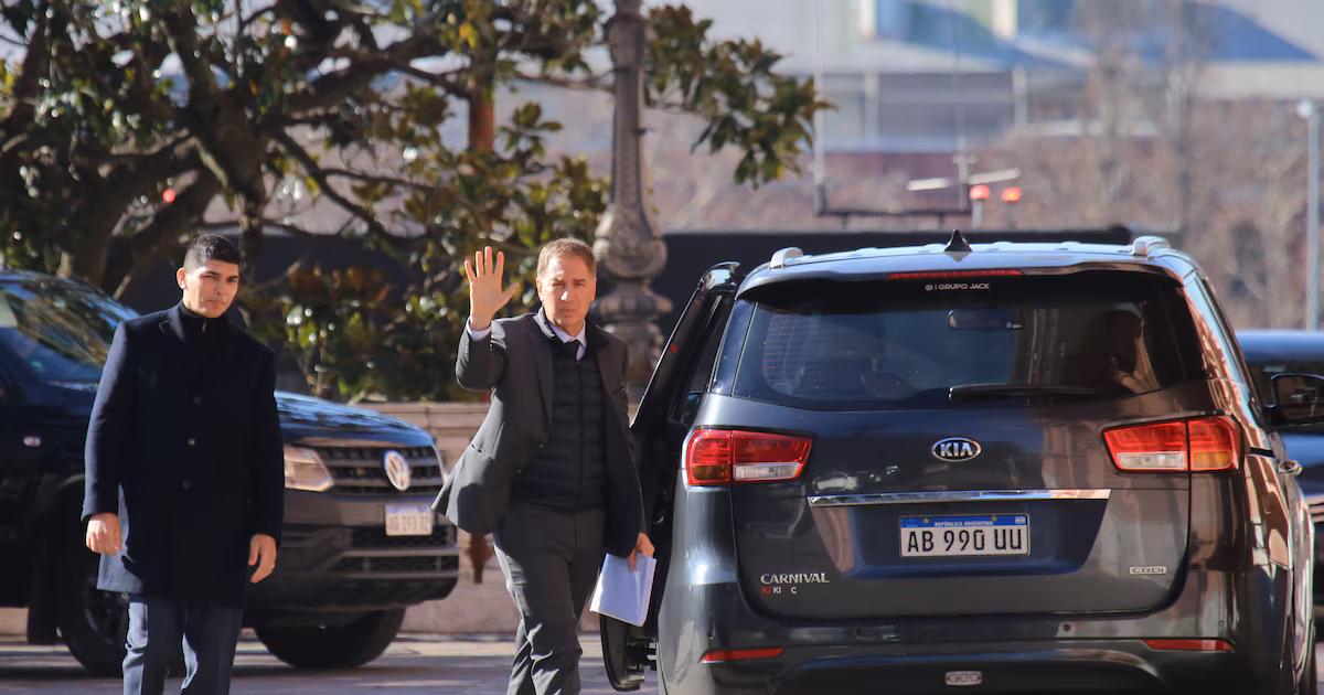Santilli gana poder y acumula nuevas áreas bajo su órbita: los otros movimientos subterráneos que decidió el Gobierno