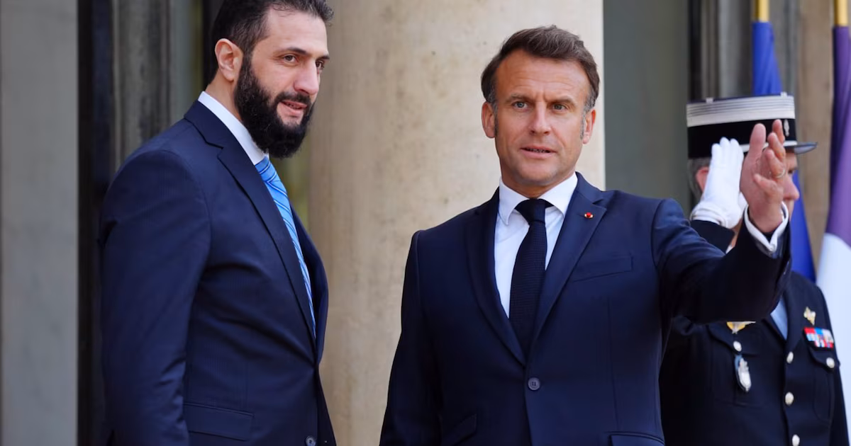 Macron viajará a Siria para reunirse con Al Sharaa: será el primer mandatario de la UE en visitar el país desde la caída de Al AssadEl presidente francés encabeza una delegación empresarial para impulsar la cooperación económica con el gobierno de Damasco, en un momento de frágil estabilidad marcado por un atentado en la capital siria