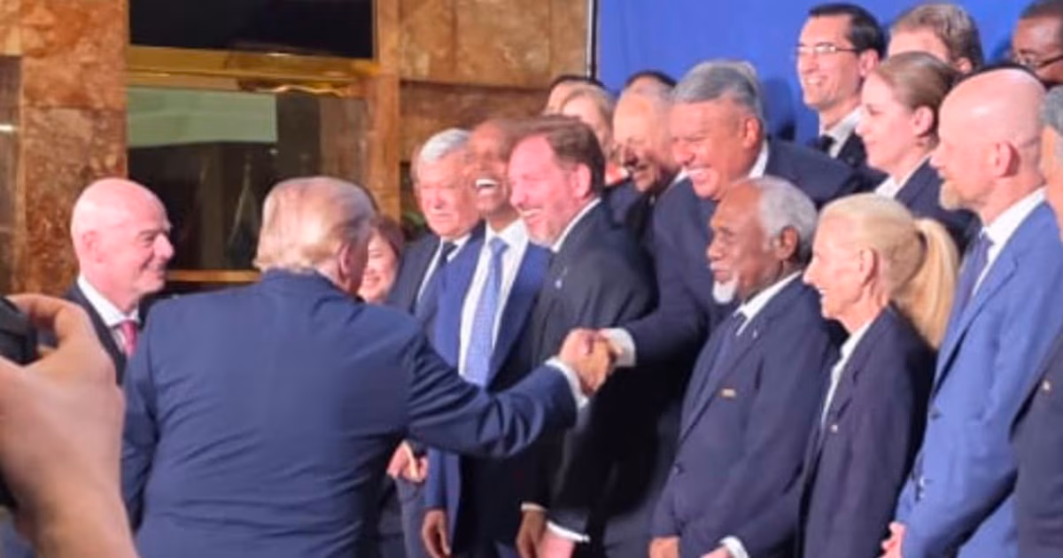 El saludo entre Donald Trump y Claudio “Chiqui” Tapia en Nueva York, a dos días de la final del Mundial 2026