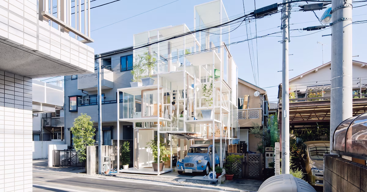 Tres plantas, 85 metros cuadrados y cortinas como única barrera: así es la casa más transparente de TokioEl arquitecto Sou Fujimoto diseñó House NA en 2011 como una analogía habitable de un árbol: plataformas de distintas escalas, interconectadas, donde cada rincón puede funcionar como asiento, escritorio o zona de reunión