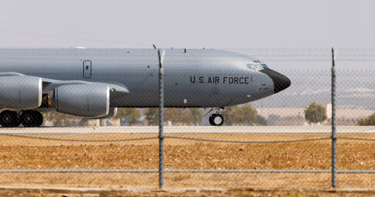 Llegaron a una base aérea en Bulgaria los primeros aviones de Estados Unidos para Oriente MedioEl Parlamento del país europeo autorizó el despliegue de hasta ocho aeronaves cisterna KC-135 de Estados Unidos y 250 militares con armamento y equipo en la Base Aérea de Bezmer