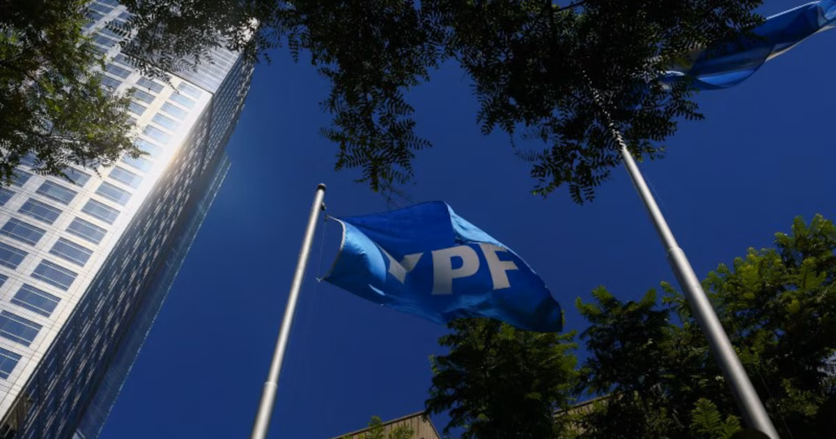 YPF realizará un “split” de sus acciones: qué es, para qué sirve y cuándo será