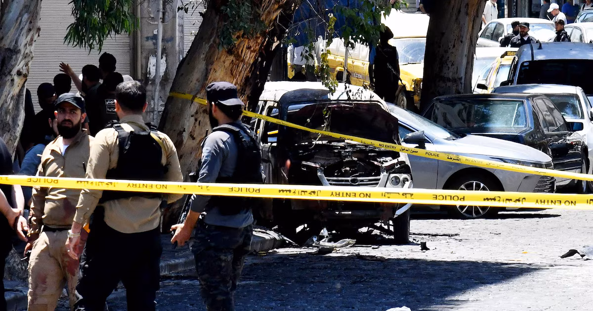 El gobierno de Siria responsabilizó al Estado Islámico por los atentados en Damasco durante la visita de Emmanuel MacronEl ataque provocó la muerte de una persona y causó heridas a 36 más, de las cuales cinco permanecieron internadas bajo atención médica