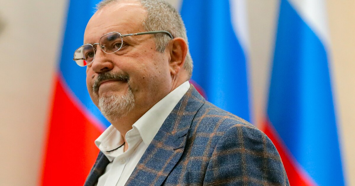 La Justicia de Putin declaró a un opositor culpable de cargos que le impedirán hacer campaña para ser diputadoLos cargos contra Boris Nadezhdin, de 63 años, se basaron en una entrevista en línea de 2023 en la que mostró brevemente una fotografía del fallecido líder opositor ruso Alexei Navalny