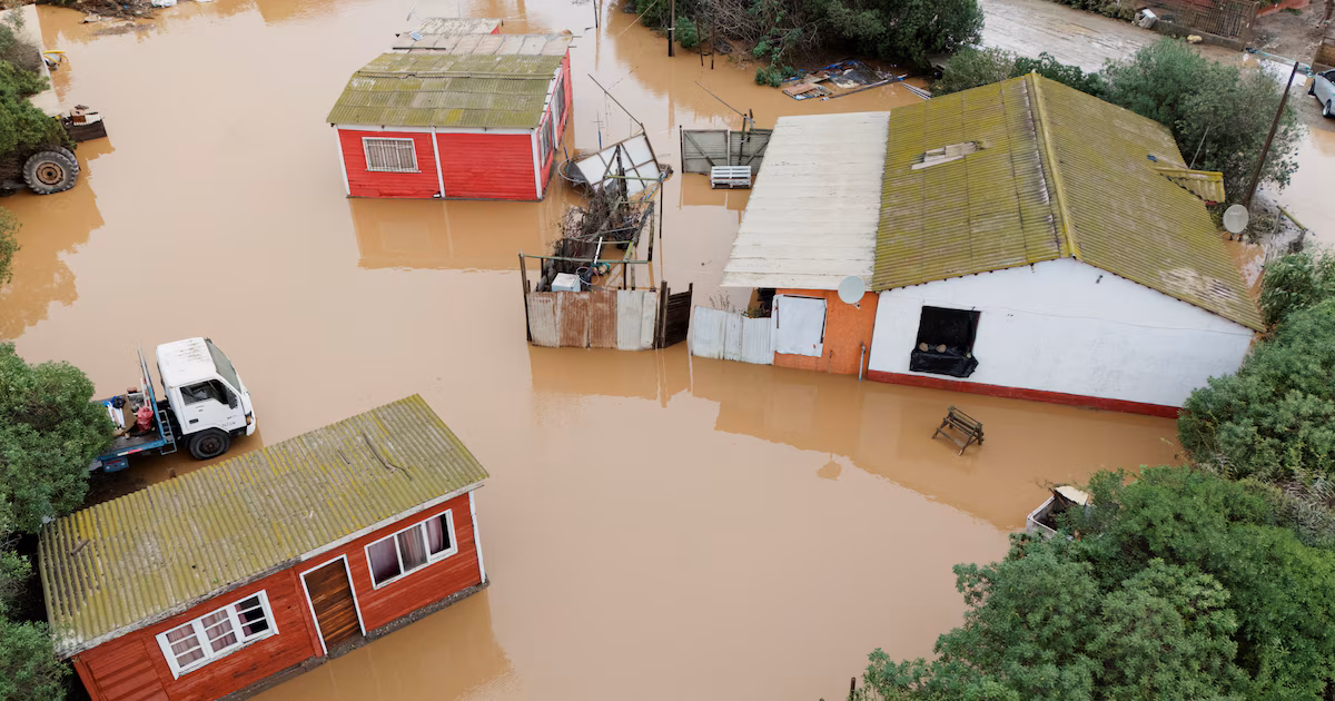 Chile desplegó a sus Fuerzas Armadas antes del temporal: así fue el operativo para asistir a 100.000 personas aisladasEn Infobae al Mediodía, el analista internacional Andrei Serbin Pont explicó cómo la planificación previa, el acuartelamiento de cinco mil efectivos y un amplio despliegue logístico permitieron responder con rapidez al temporal que dejó 13 muertos y cuatro desaparecidos