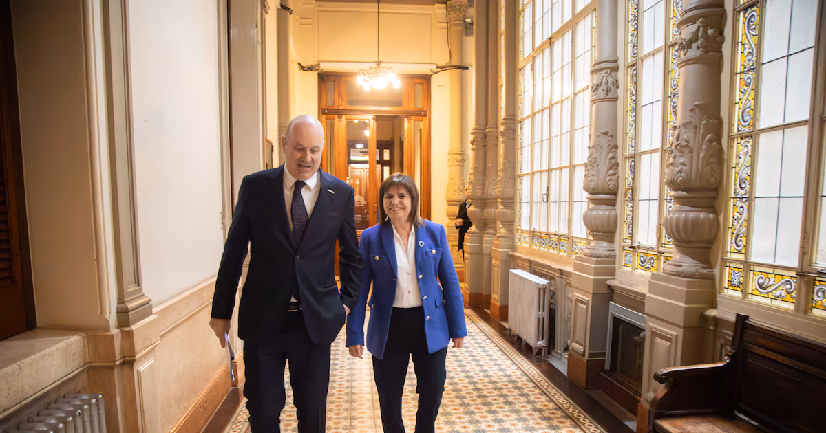 Optimismo en la Casa Rosada por la reunión clave entre Bullrich y Sturzenegger que intentará cerrar el proyecto de Propiedad Privada