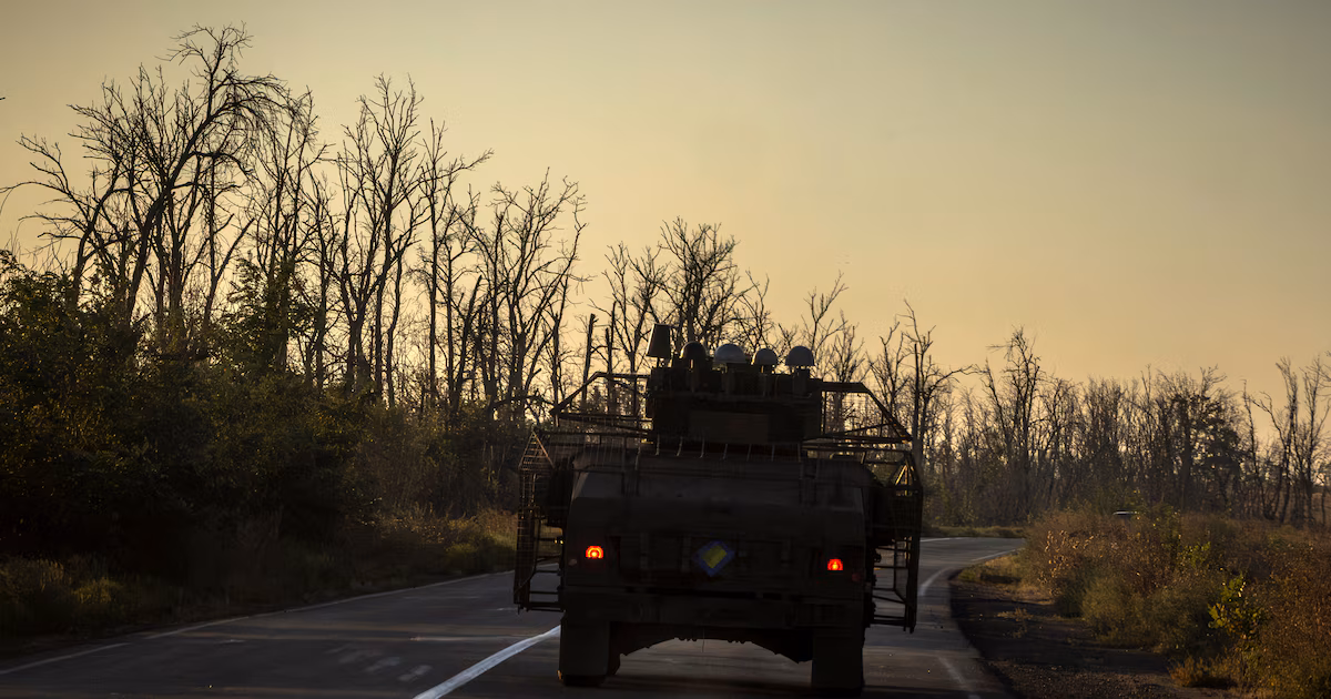 El Ejército ruso afirmó que se encuentra a menos de cinco kilómetros del principal bastión ucraniano en el DonbásEl jefe del Estado Mayor, Valeri Guerásimov, supervisó personalmente las operaciones y confirmó la proximidad de las tropas