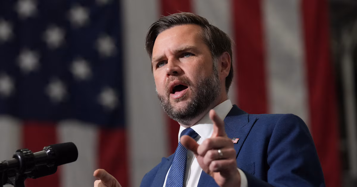 JD Vance afirmó que EEUU avanza “en la dirección correcta” con Irán y sostuvo que “una solución duradera requiere un acuerdo”“Nuestra prioridad estratégica inmediata es mantener abierto el estrecho de Ormuz y garantizar el libre flujo mundial de petróleo y gas”, expresó el vicepresidente estadounidense, quien además advirtió que el proceso para alcanzar un pacto definitivo con Teherán “será complicado”