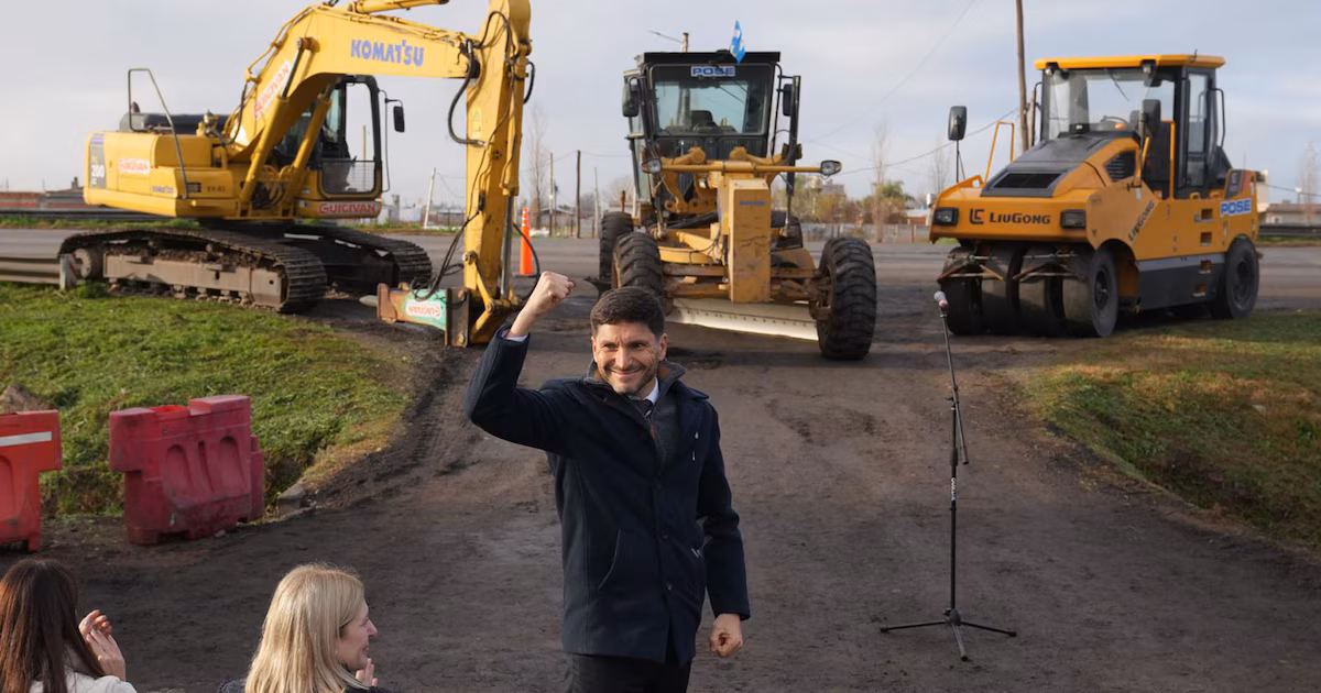 Tras la firma del traspaso en la Casa Rosada, Maximiliano Pullaro puso en marcha las obras sobre la Ruta Nacional A012