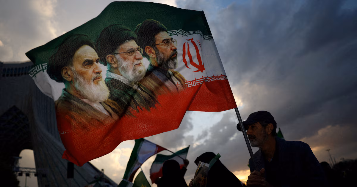 Un paso adelante, tres para atrás: la negociación con Irán y un camino estrecho hacia una paz duraderaTeherán dinamitó el memo de entendimiento con Estados Unidos al atacar buques en el Estrecho de Ormuz. Washington decidió activar sanciones sobre su petróleo, atacar objetivos militares y dar por terminado -hasta ahora- el acuerdo, frágil desde un principio