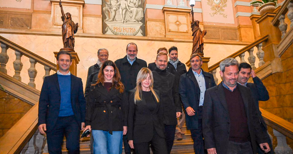 Un grupo de intendentes lanza un operativo para sumar nombres y tener peso en la discusión electoral