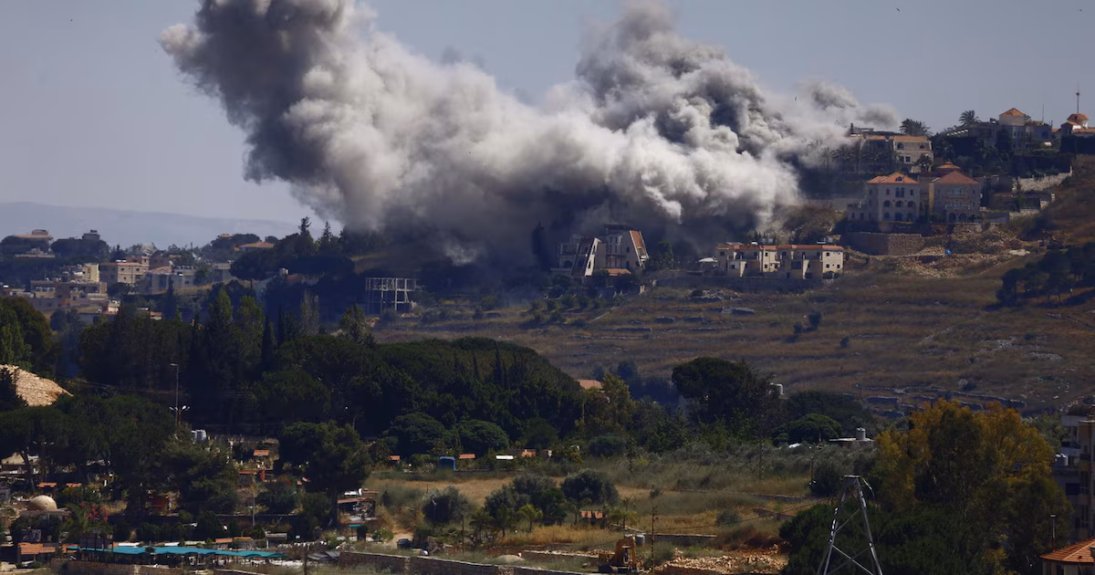 En medio del alto el fuego, el Ejército de Israel abatió a un miembro de Hezbollah en el sur de LíbanoUn vocero castrense indicó que el objetivo estaba operando en un municipio del distrito de Nabatieh, cerca de la zona de seguridad delimitada por Israel, y afirmó que la presencia del individuo representaba un riesgo para la seguridad de los militares