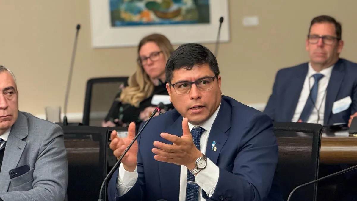 Santa Cruz busca colocar deuda por u$s600 millones para infraestructura