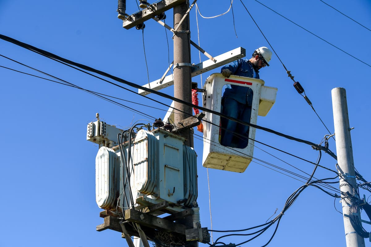 El Gobierno licitó 20 proyectos de infraestructura eléctrica en busca de reducir cortes de luz