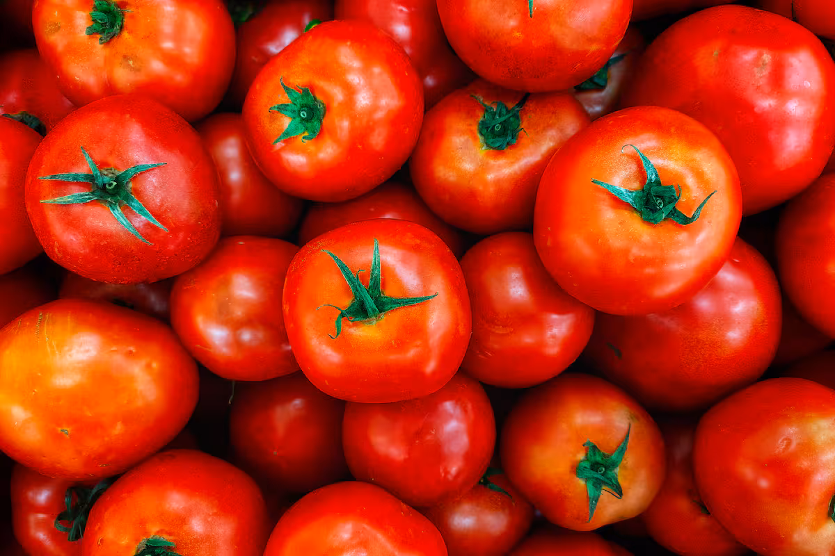 El inesperado uso que también puede tener el tomate y qué es lo que hay que saber para no fallar