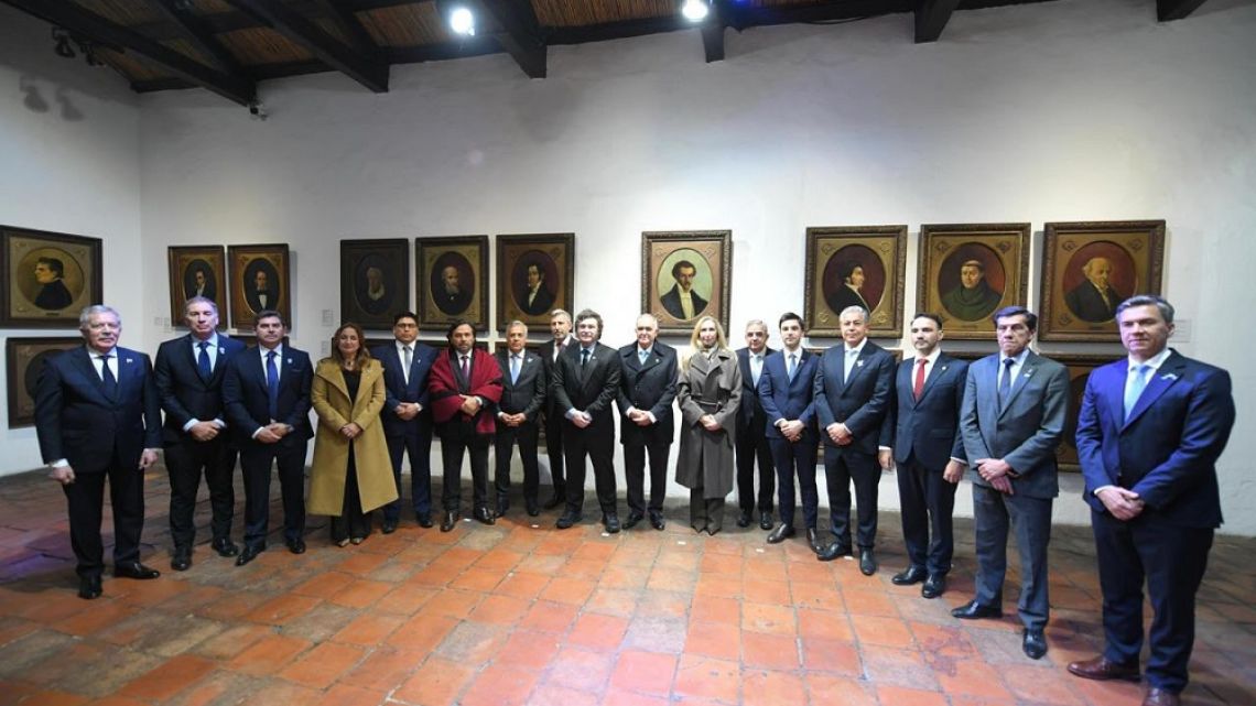 El gobernador de Corrientes volvió de Tucumán y reclamó “más federalismo e igualdad”