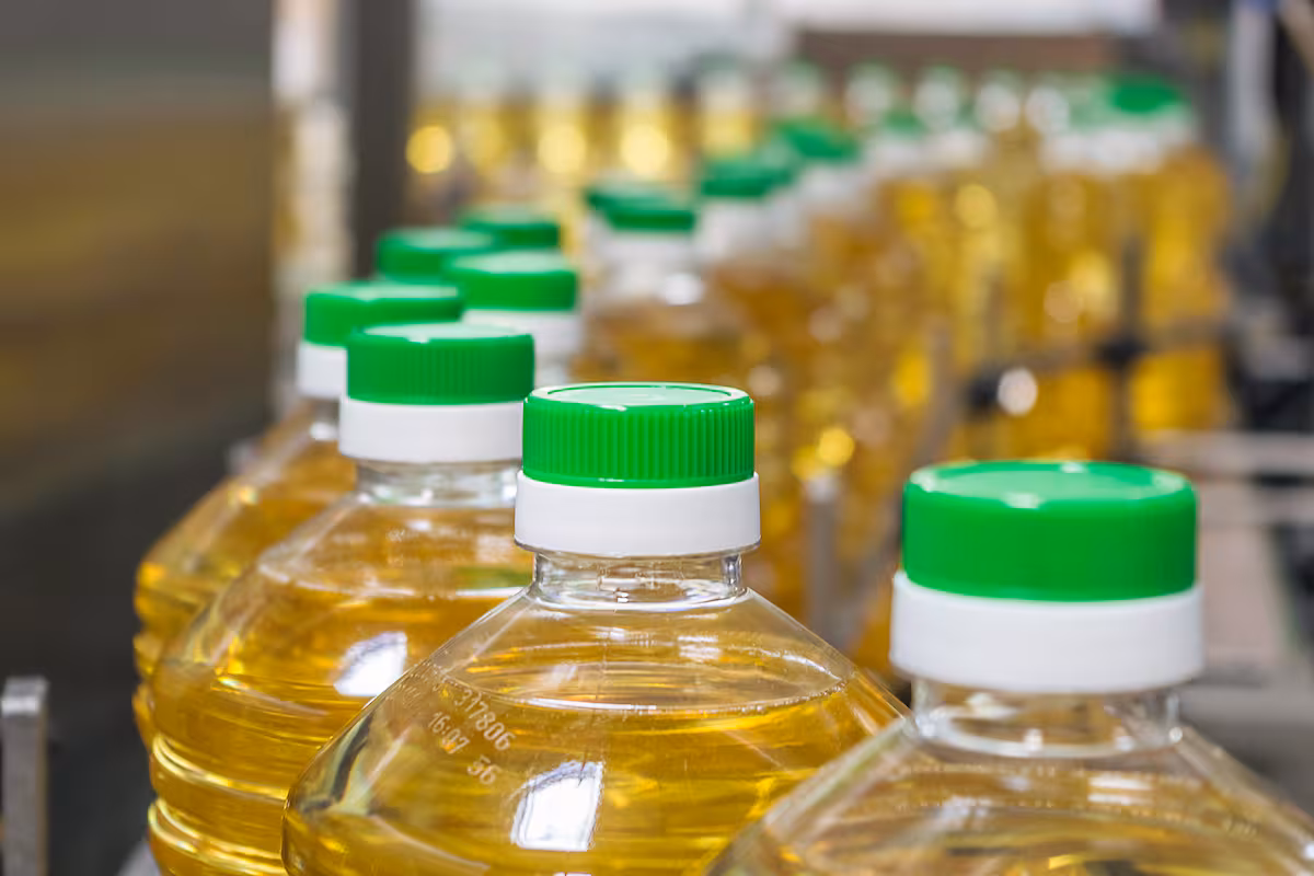 “Un engaño”: denuncian ante la Anmat la venta de aceite rotulado como “100% girasol” que estaría mezclado con otro aceite