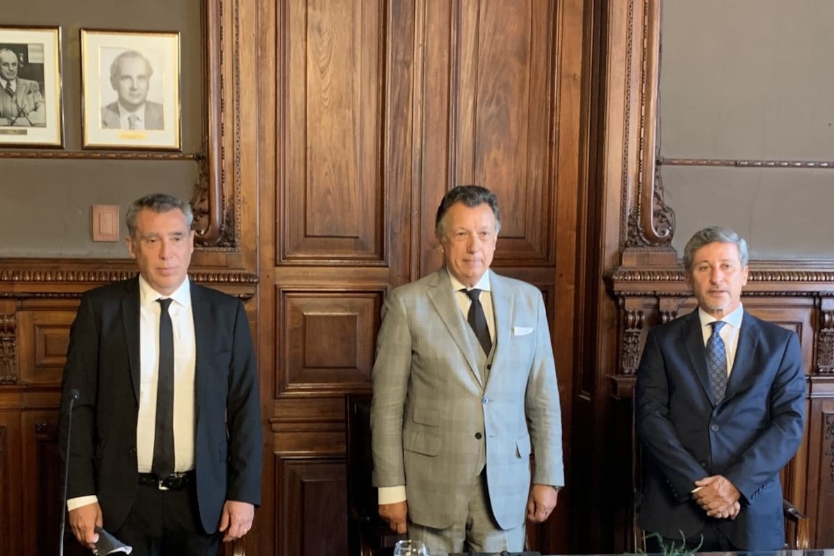 Pulseada con la Justicia. El Gobierno irá a la Corte en un intento por mantener en manos de Migraciones la entrega de las ciudadanías